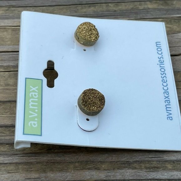 a.v.max Accessories Women Earrings Gold Tone Stud Dove Lever Back Fashion Jewelr - Picture 5 of 12